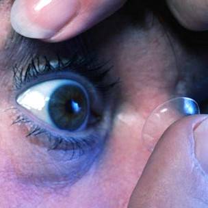 Los lentes de contacto e implantes intraoculares son métodos para el tratamiento de problemas con la vista vinculados con las cataratas.